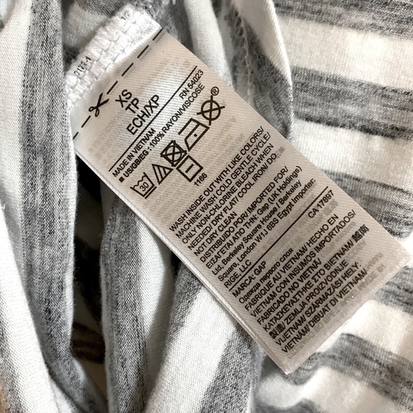 Gap Women’s X-Small Grey/White Striped Loose Fit T-Shirt - Picture 4 of 7